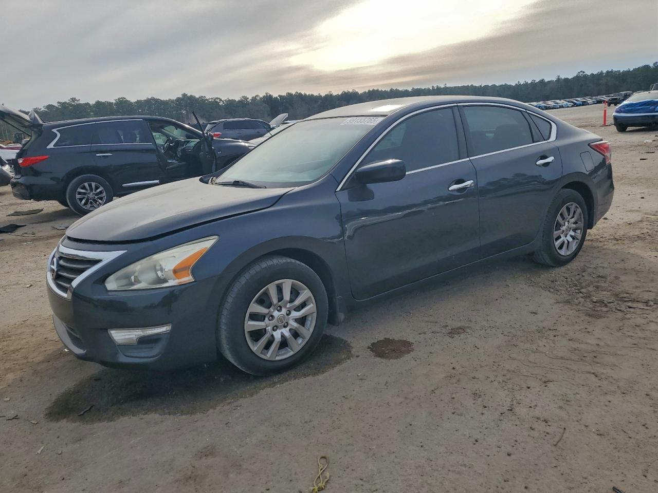 Nissan Altima 2.5 Image 1