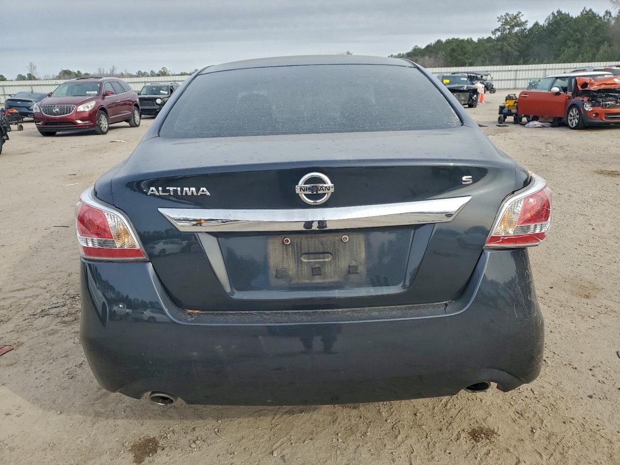 Nissan Altima 2.5 Image 9
