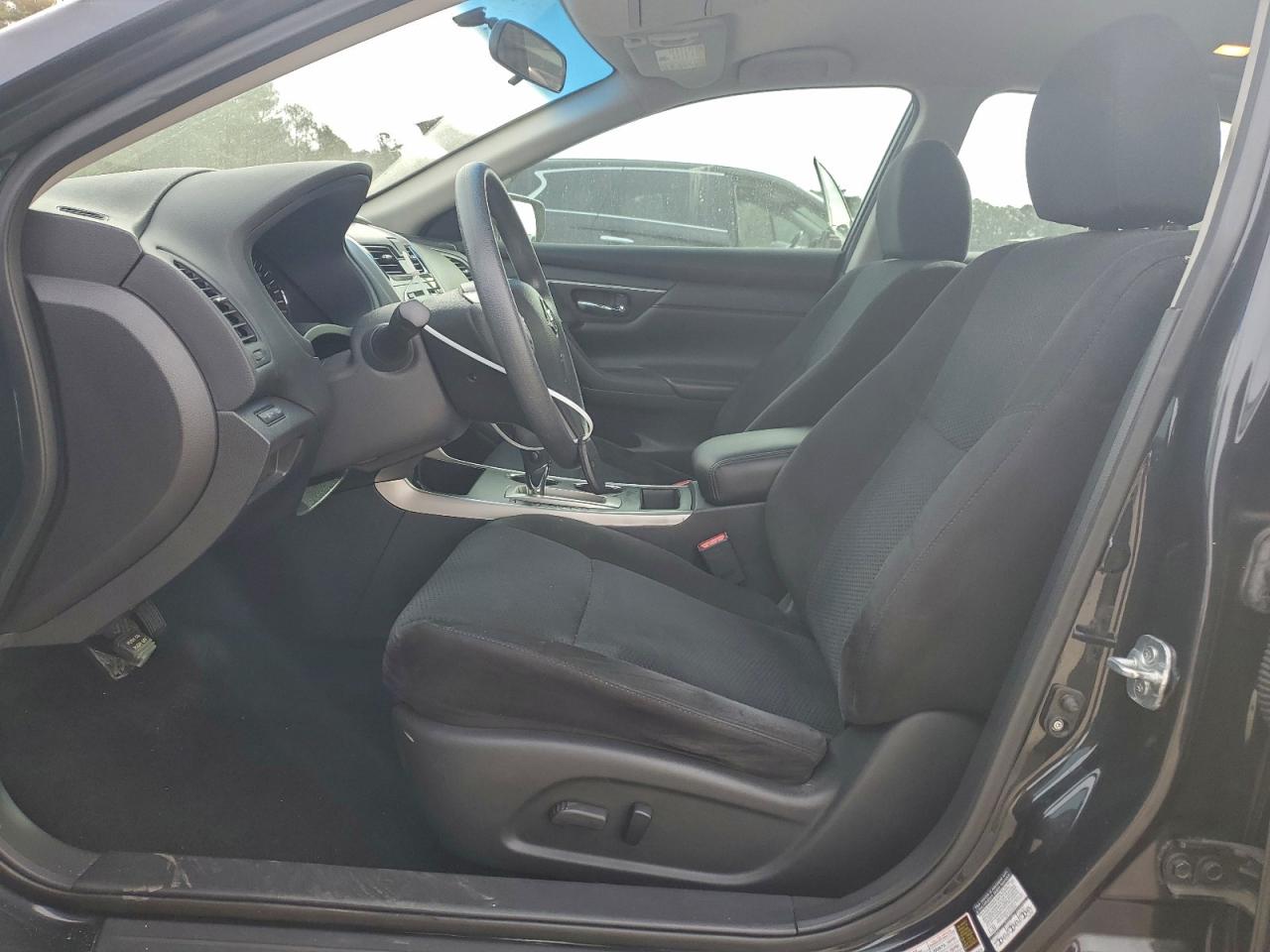 Nissan Altima 2.5 Image 3