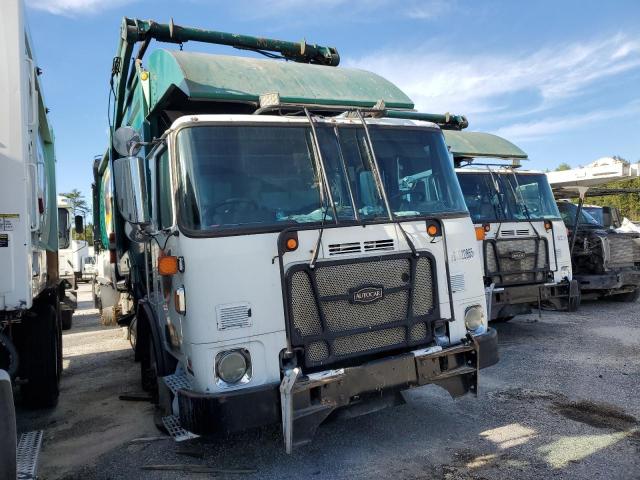  Salvage Autocar Llc Xpeditor