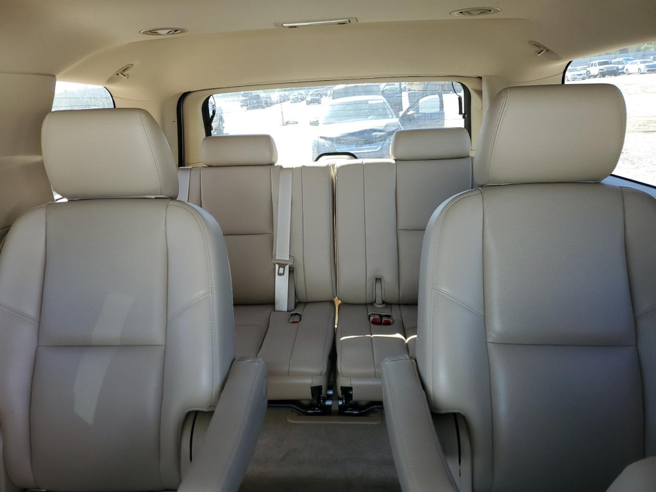 Chevrolet Tahoe C1500 Ltz Image 12