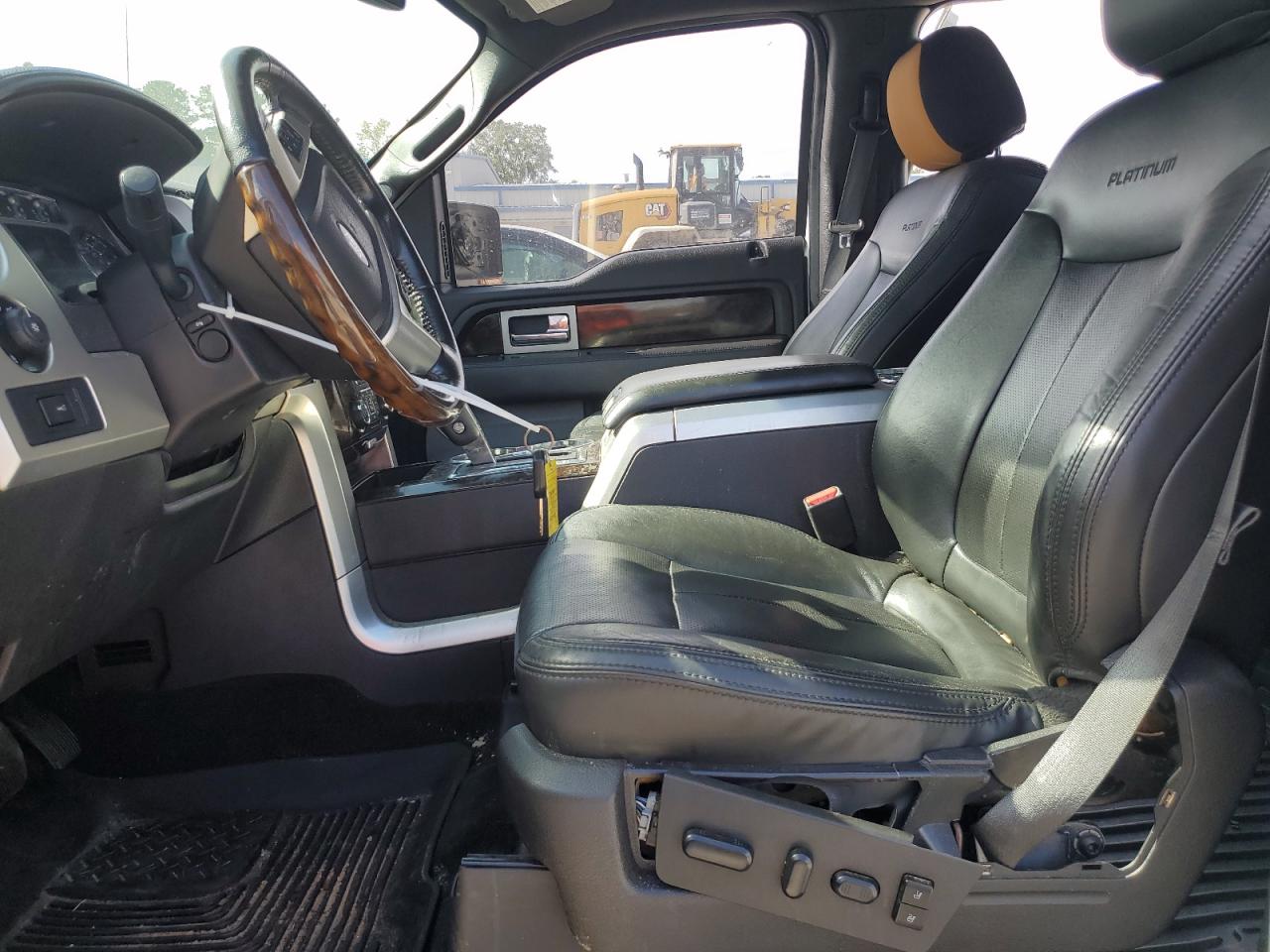 Ford F-150 Supercrew Image 12