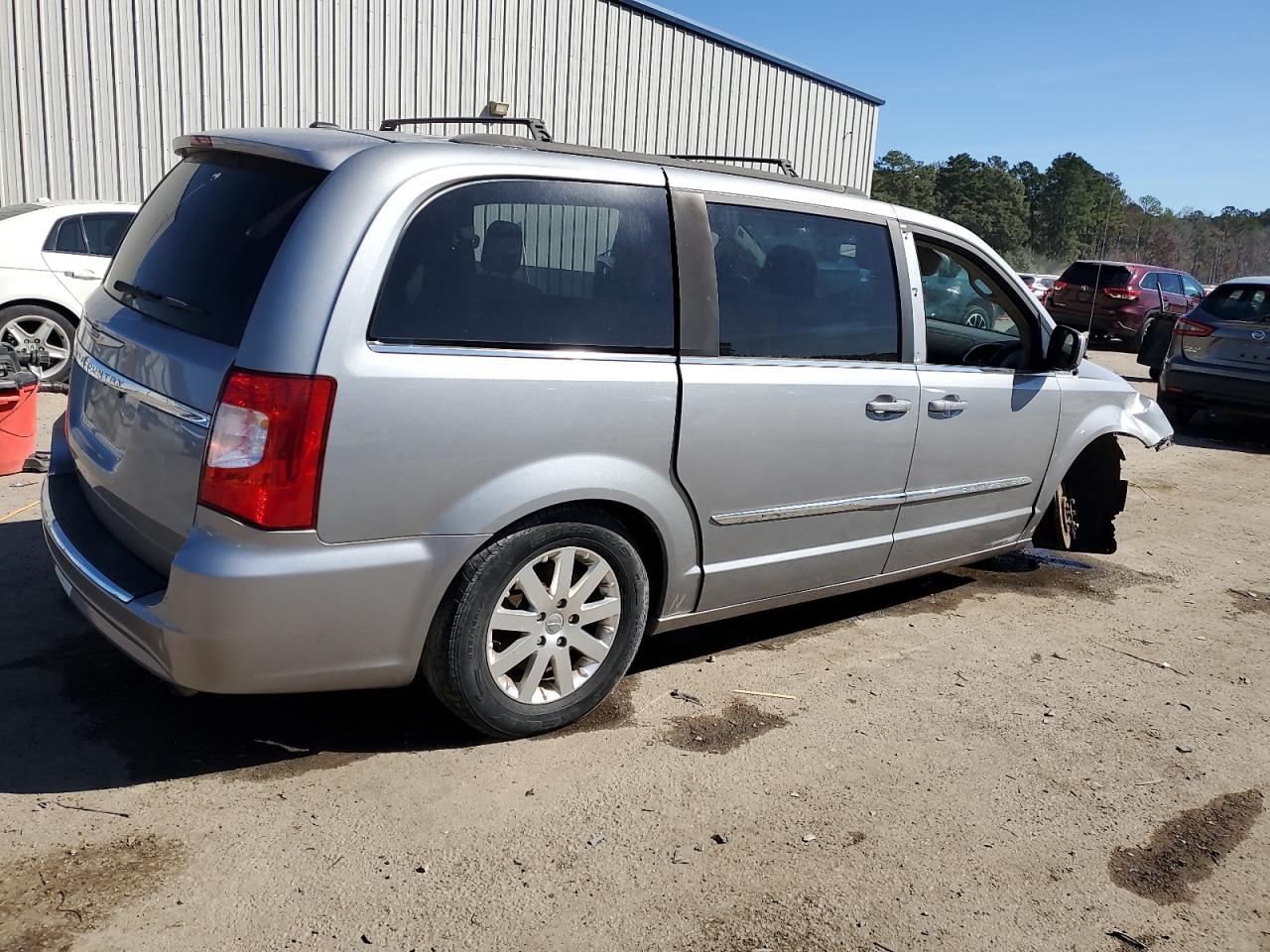 Chrysler Minivan Touring Image 7