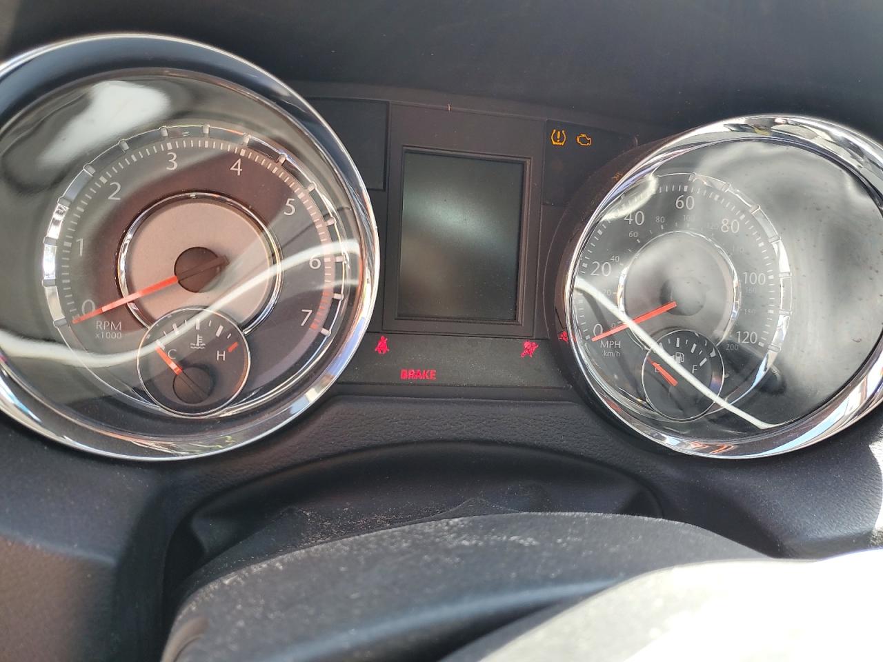 Chrysler Minivan Touring Image 5