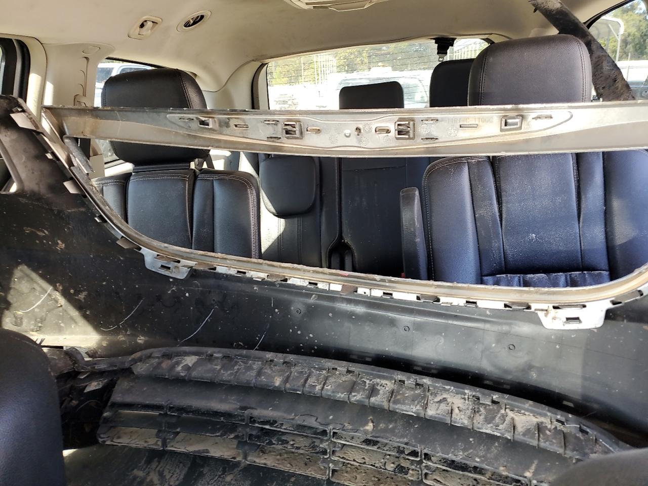 Chrysler Minivan Touring Image 8