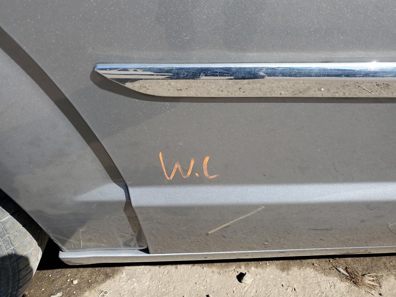 Chrysler Minivan Touring Image 10