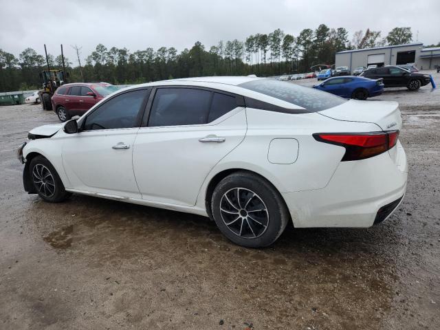 Nissan Altima S Image 9