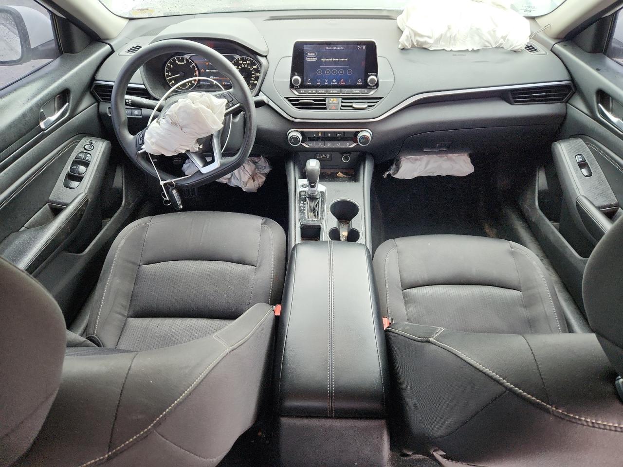 Nissan Altima S Image 2