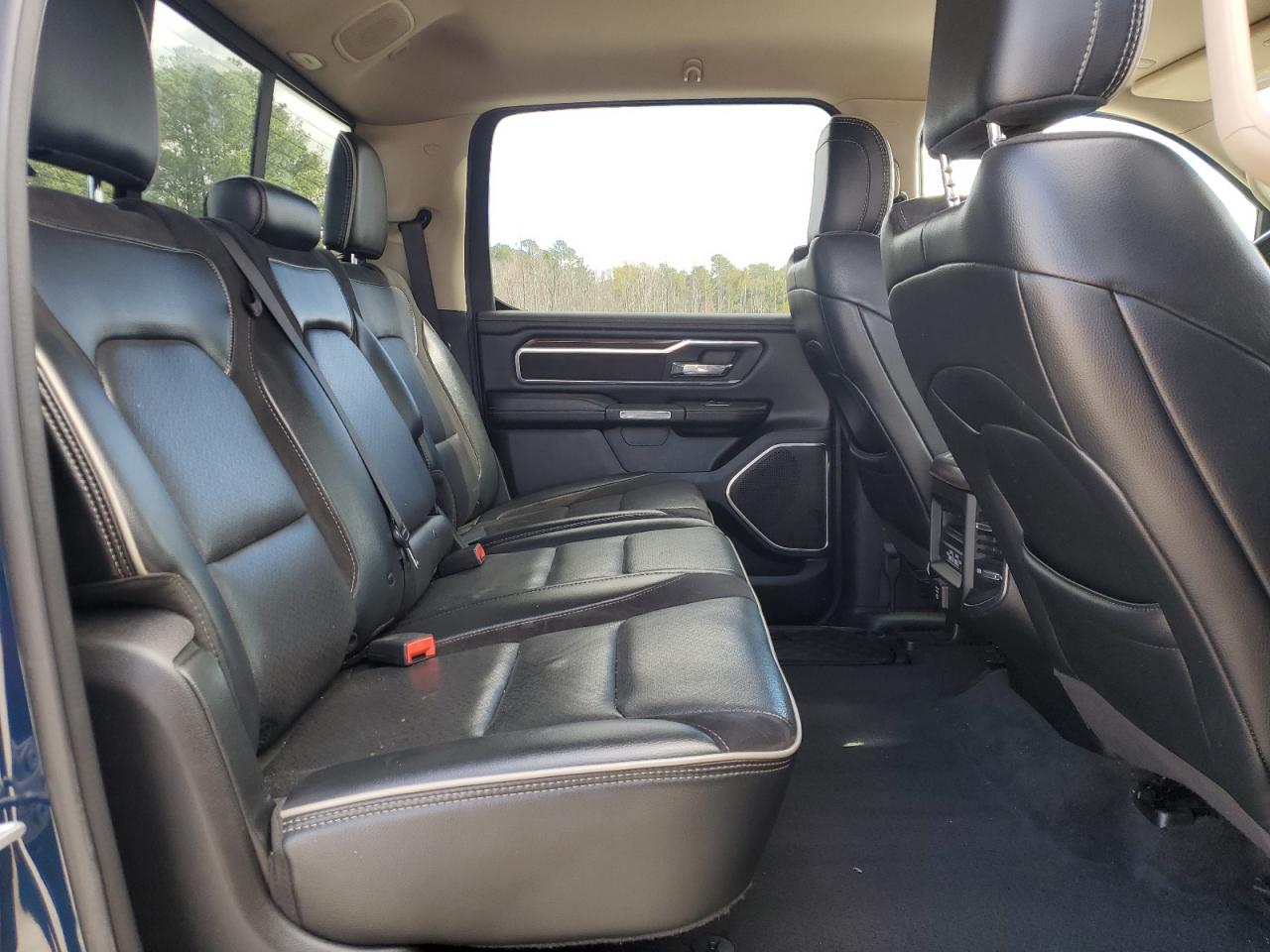 Ram 1500 Laramie Image 9