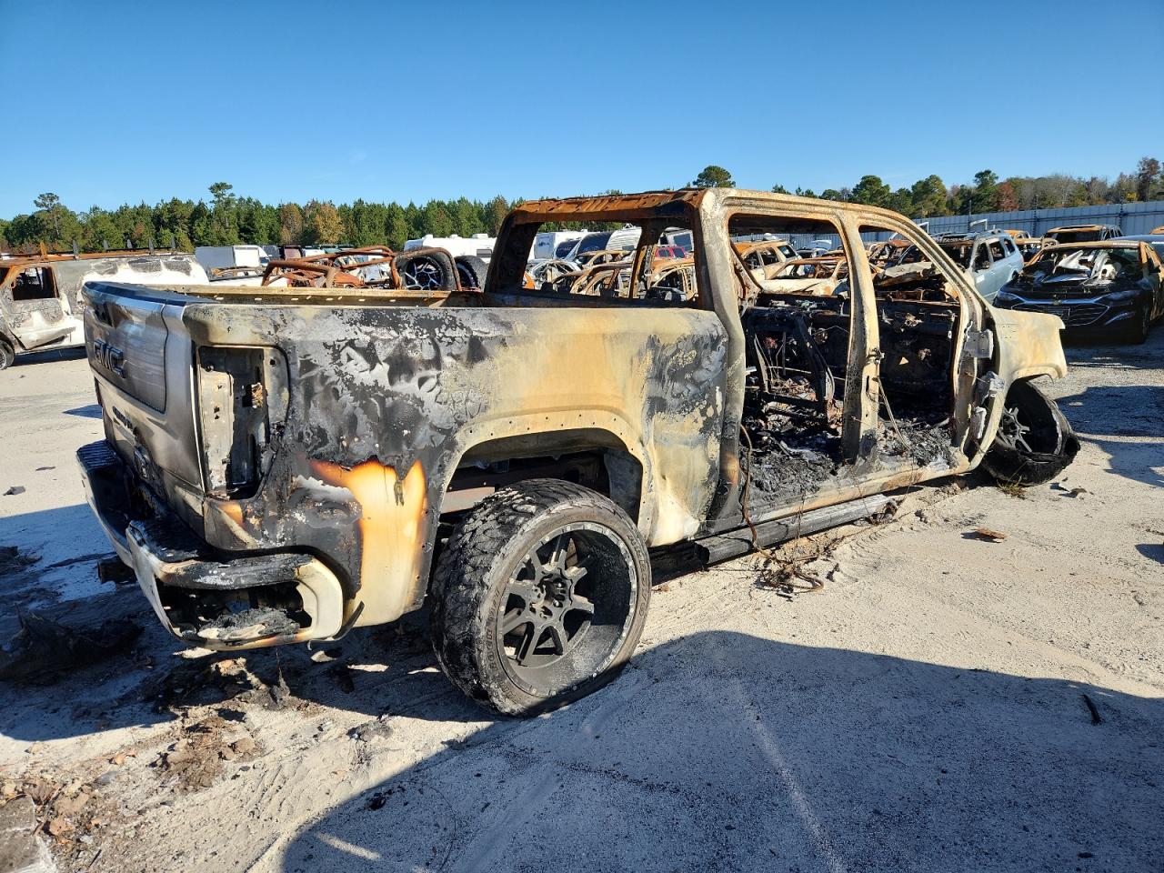 GMC Sierra K1500 Denali Image 9