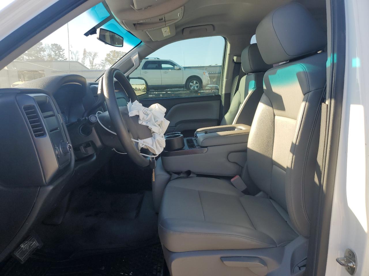 Chevrolet Silverado C1500 Image 11