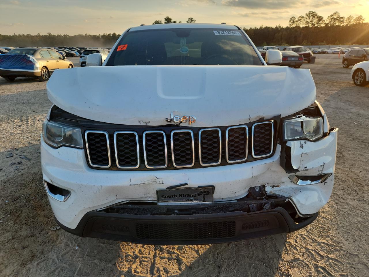 Jeep Grand Cherokee Laredo Image 9