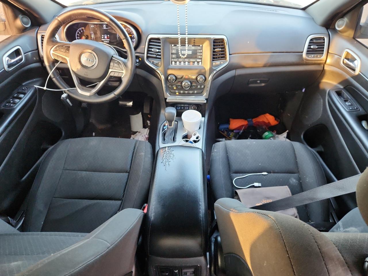 Jeep Grand Cherokee Laredo Image 11