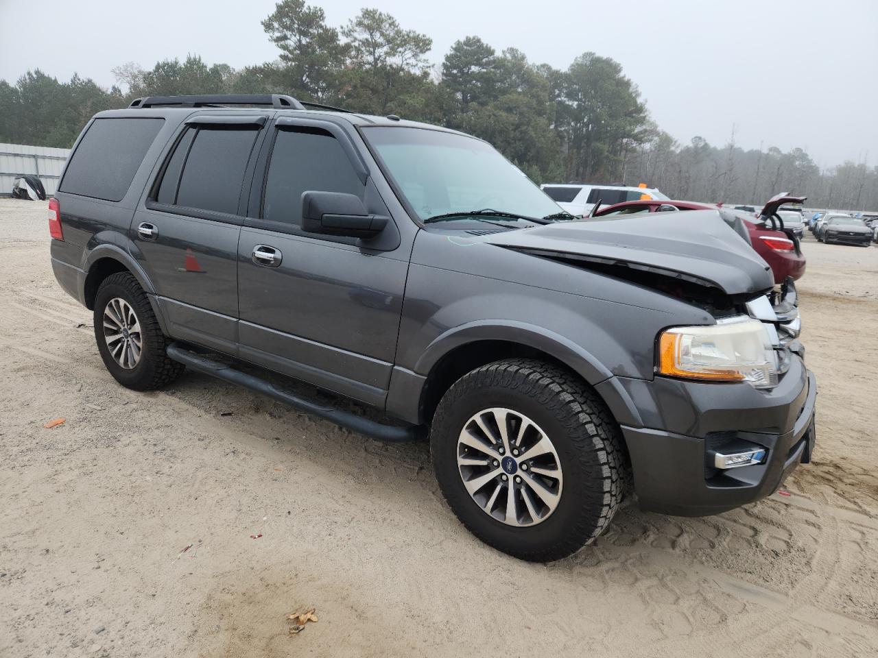 Ford Expedition Xlt Image 2