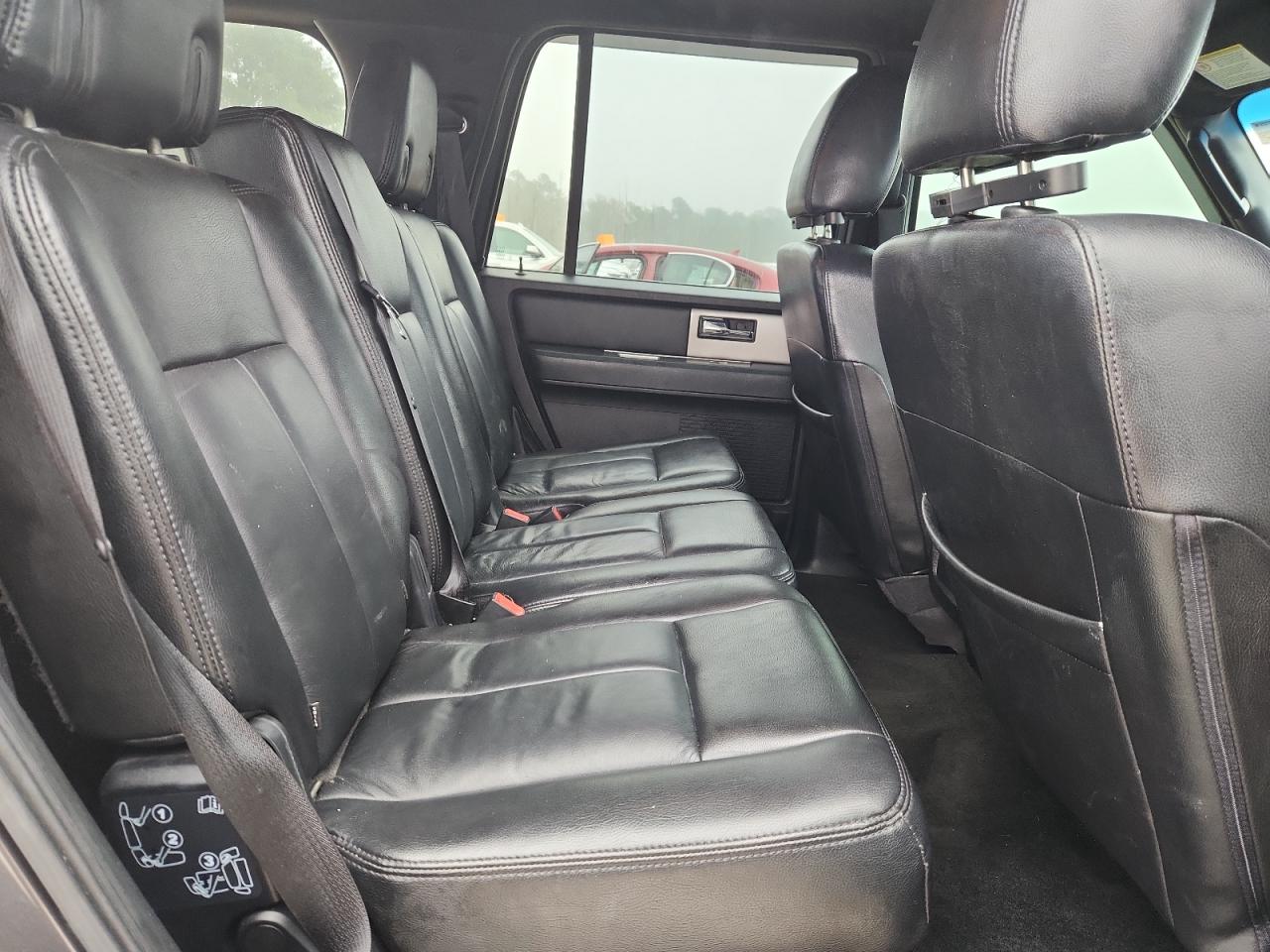 Ford Expedition Xlt Image 9