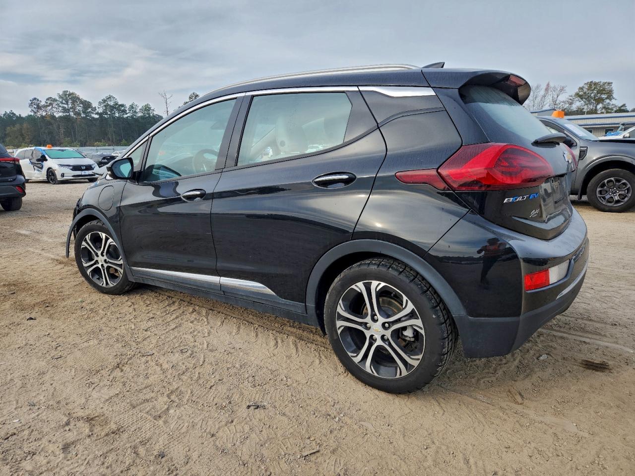 Chevrolet Bolt Premier Image 5