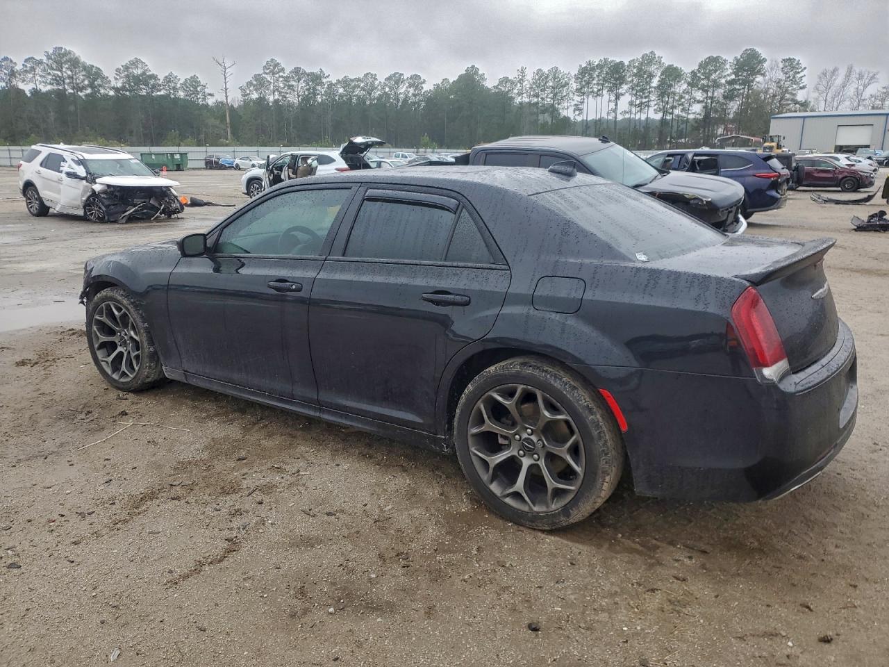 Chrysler 300 S Image 10