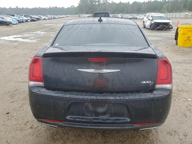 Chrysler 300 S Image 4