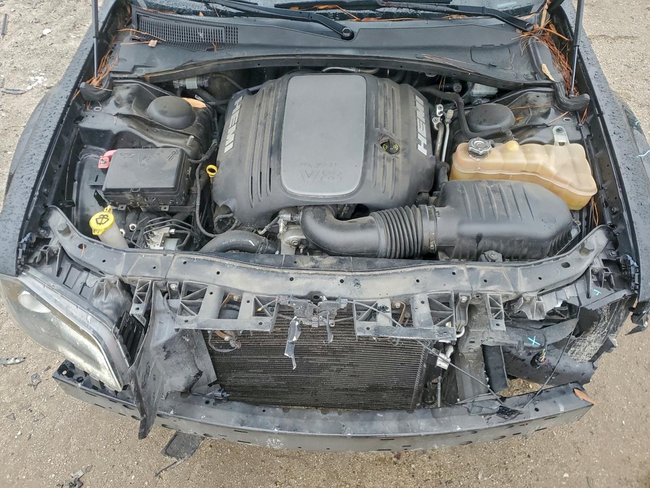 Chrysler 300 S Image 7