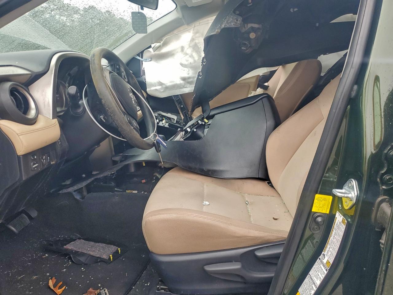 Toyota RAV4 Xle Image 4