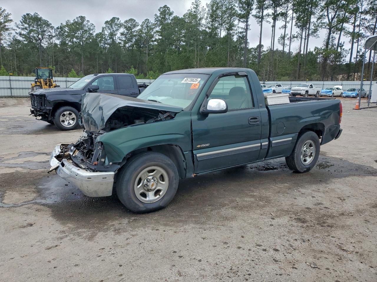 Chevrolet Silverado C1500 Image 1