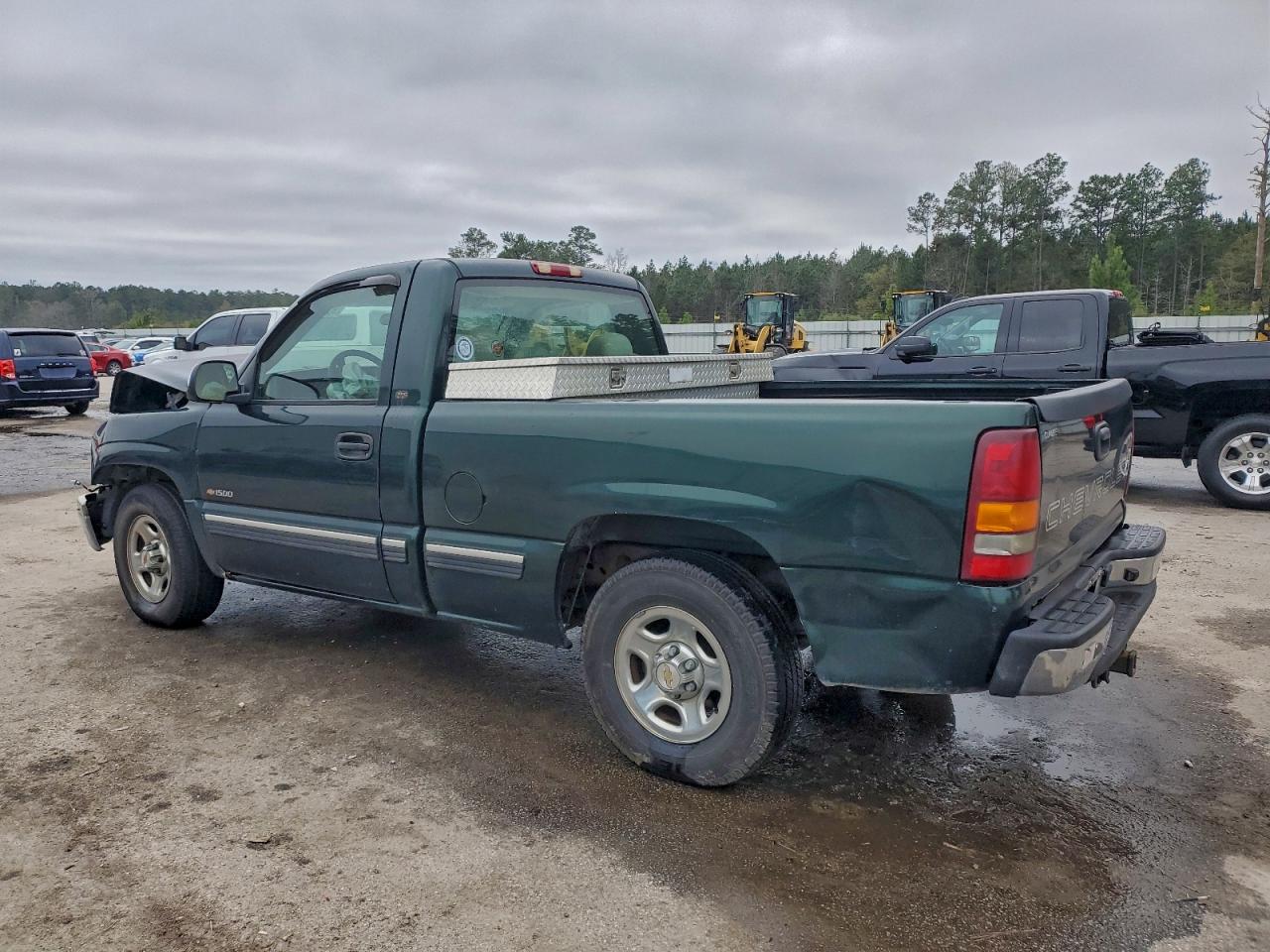 Chevrolet Silverado C1500 Image 12