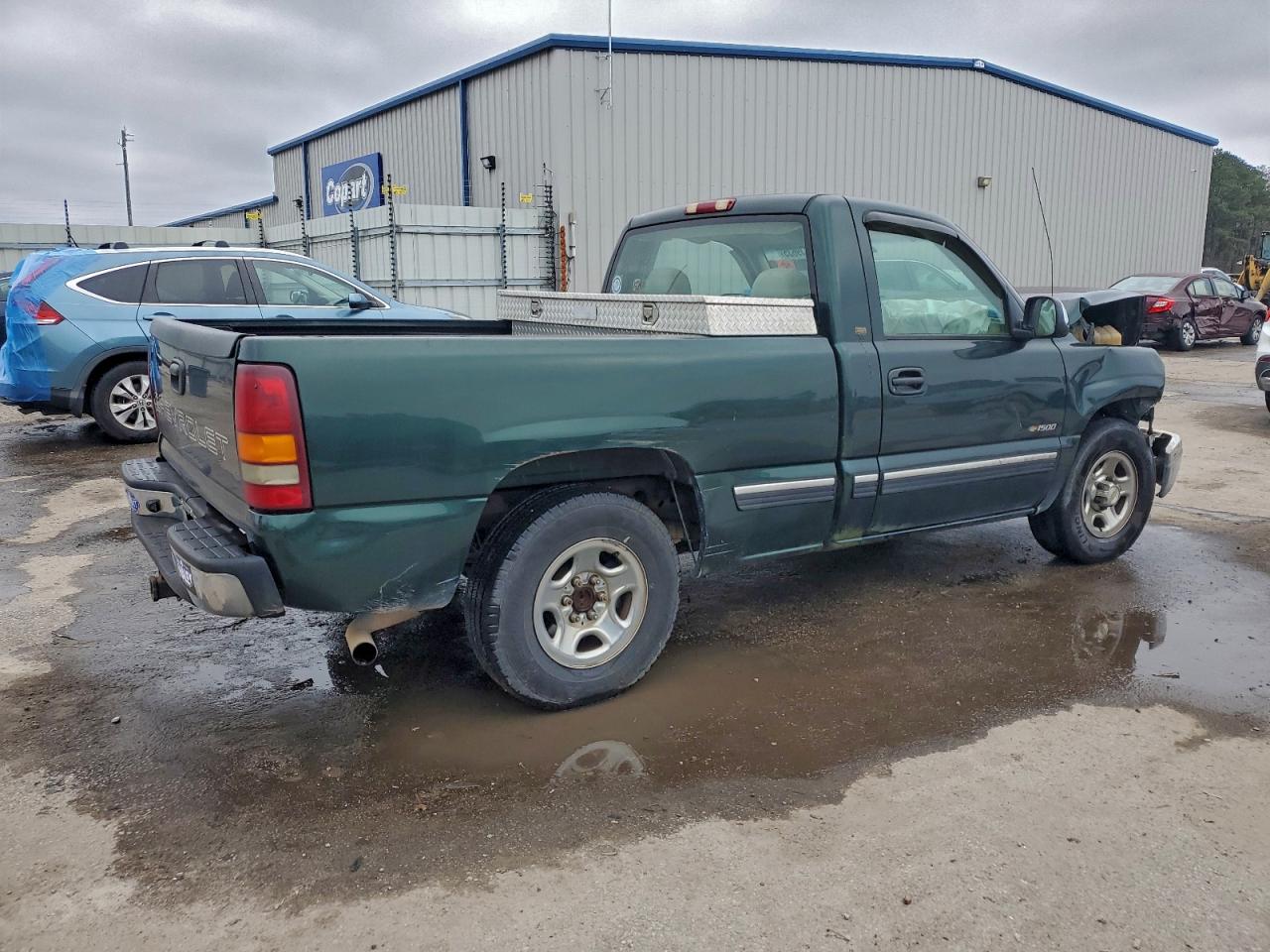 Chevrolet Silverado C1500 Image 2