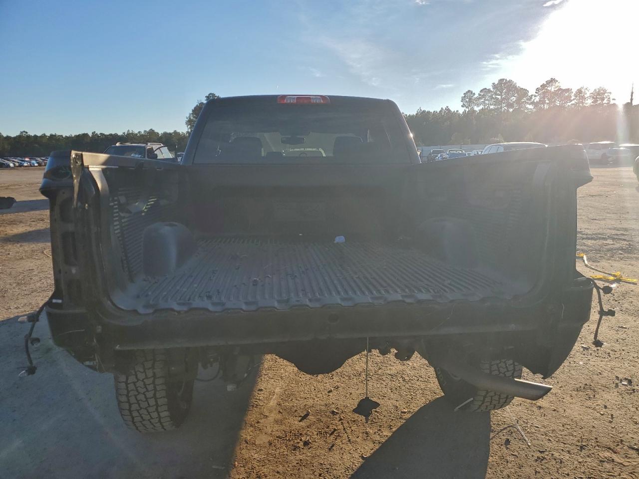 Chevrolet Silverado C1500 Lt Image 6