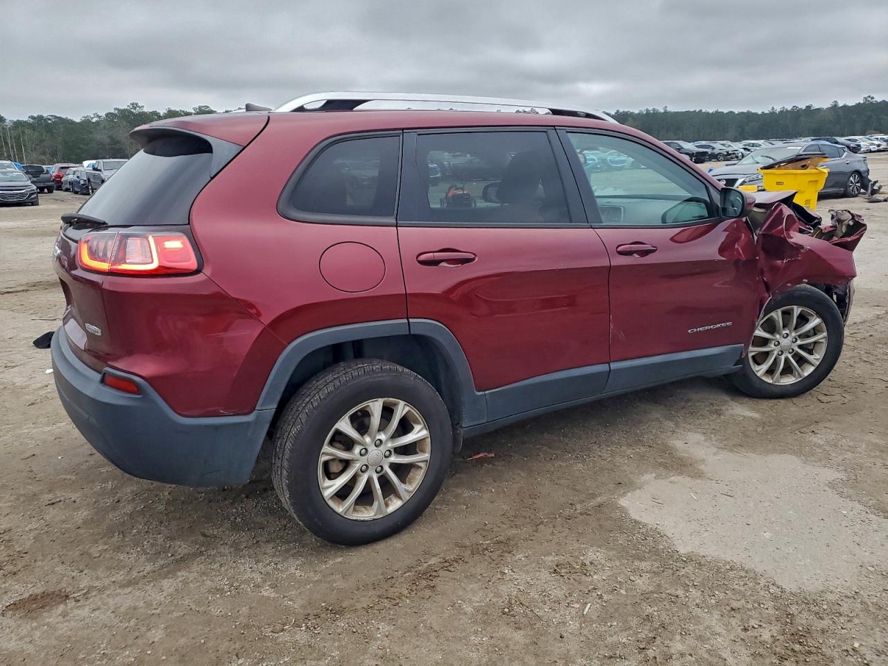Jeep Grand Cherokee Latitude Image 2