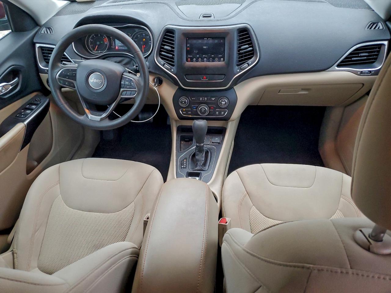 Jeep Grand Cherokee Latitude Image 11