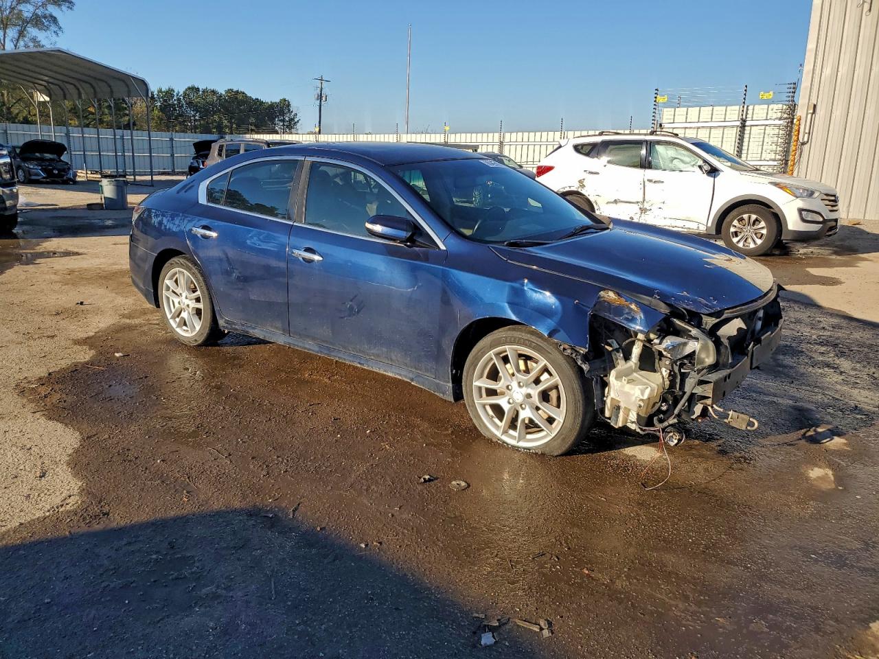 Nissan Maxima S Image 9