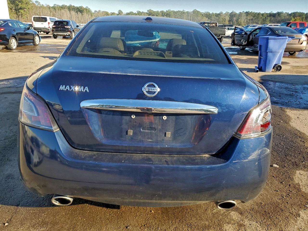 Nissan Maxima S Image 6