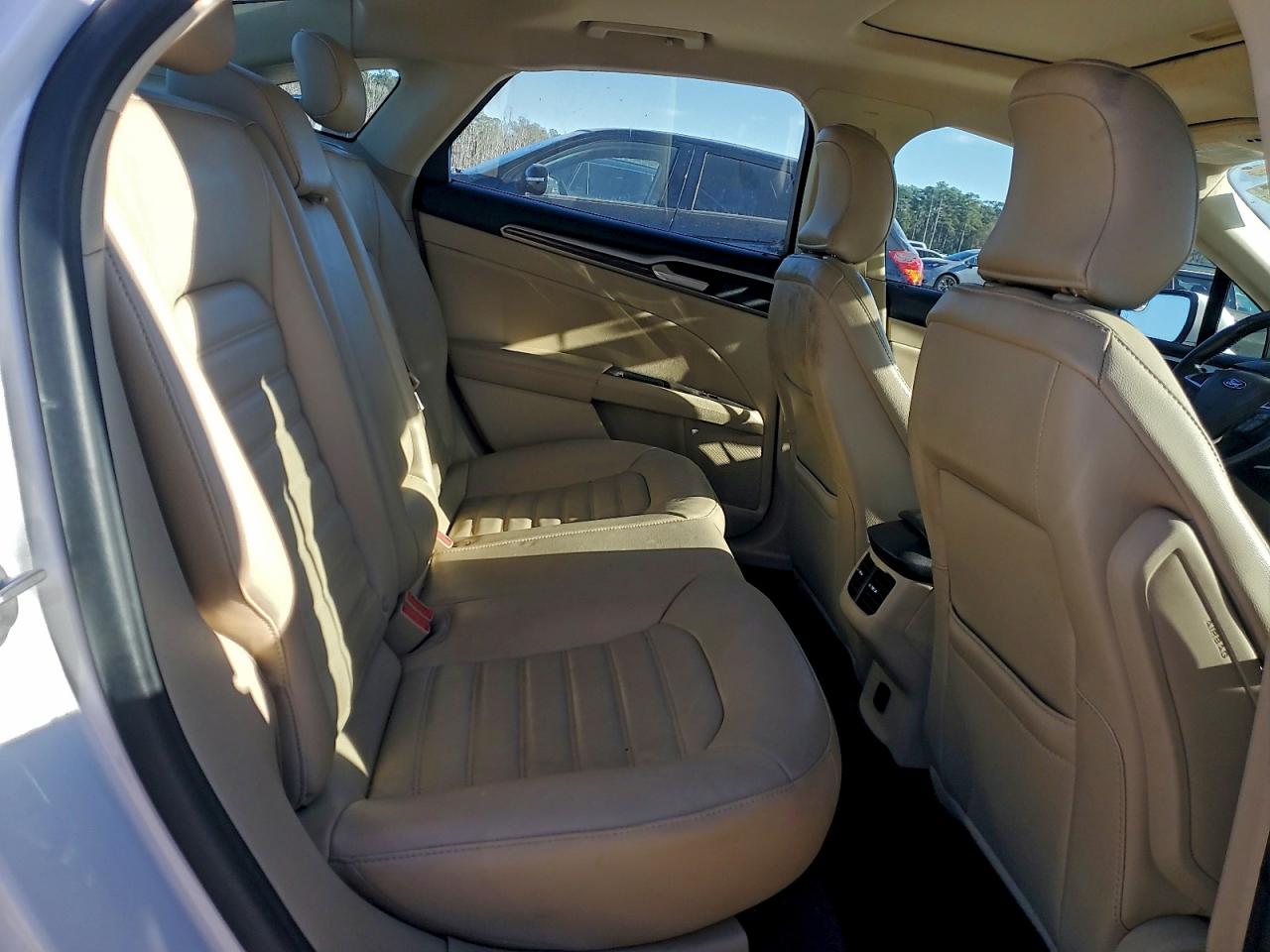 Ford Fusion Se Image 9