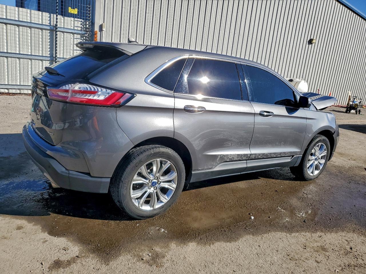 Ford Edge Titanium Image 5