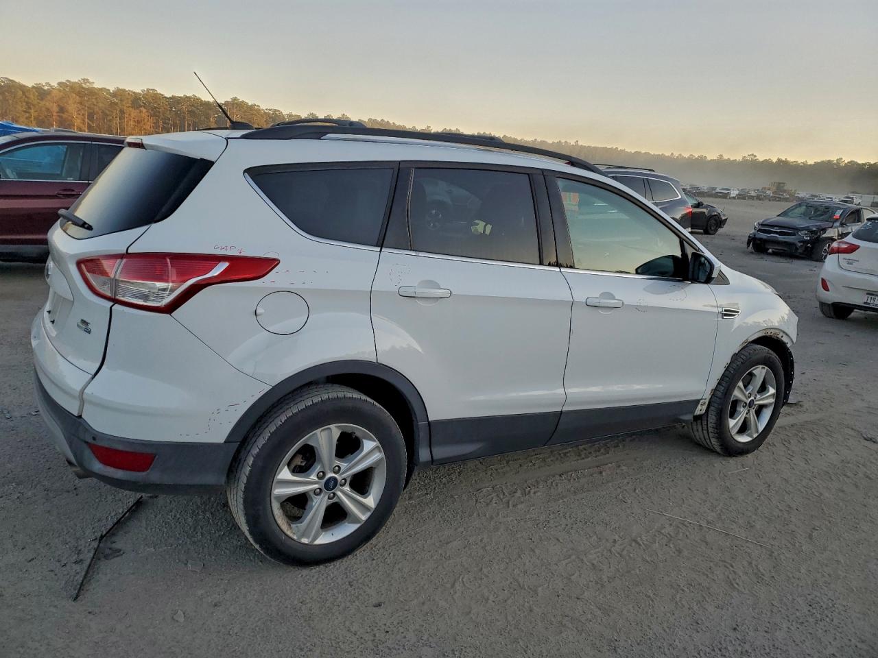 Ford Escape Se Image 6