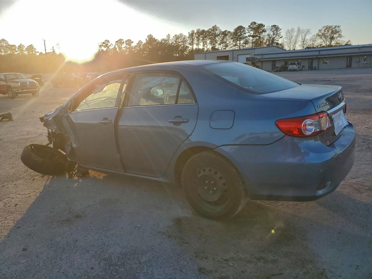 Toyota Corolla Base Image 12