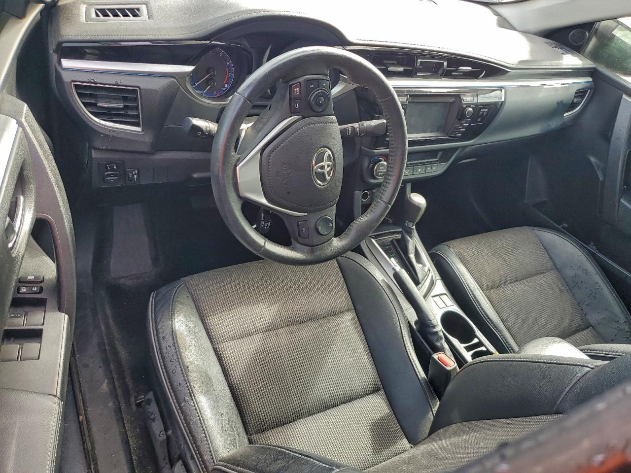 Toyota Corolla L Image 4