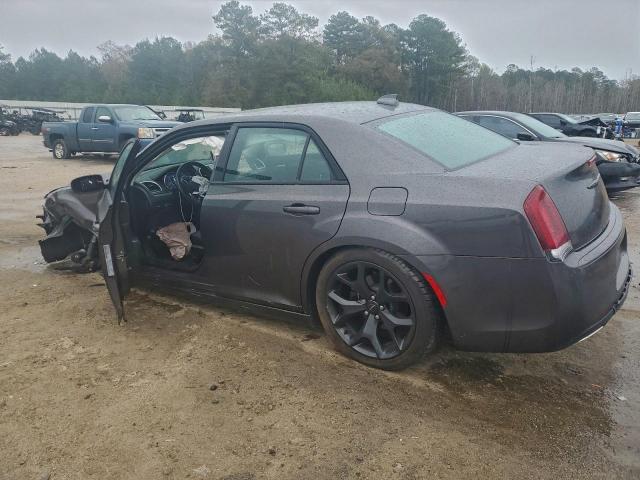 Chrysler 300 Touring Image 2