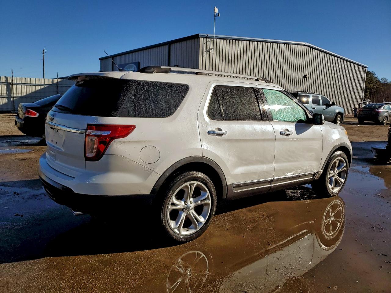 Ford Explorer Limited Image 5