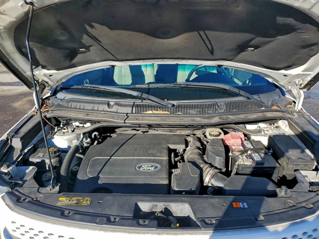 Ford Explorer Limited Image 11