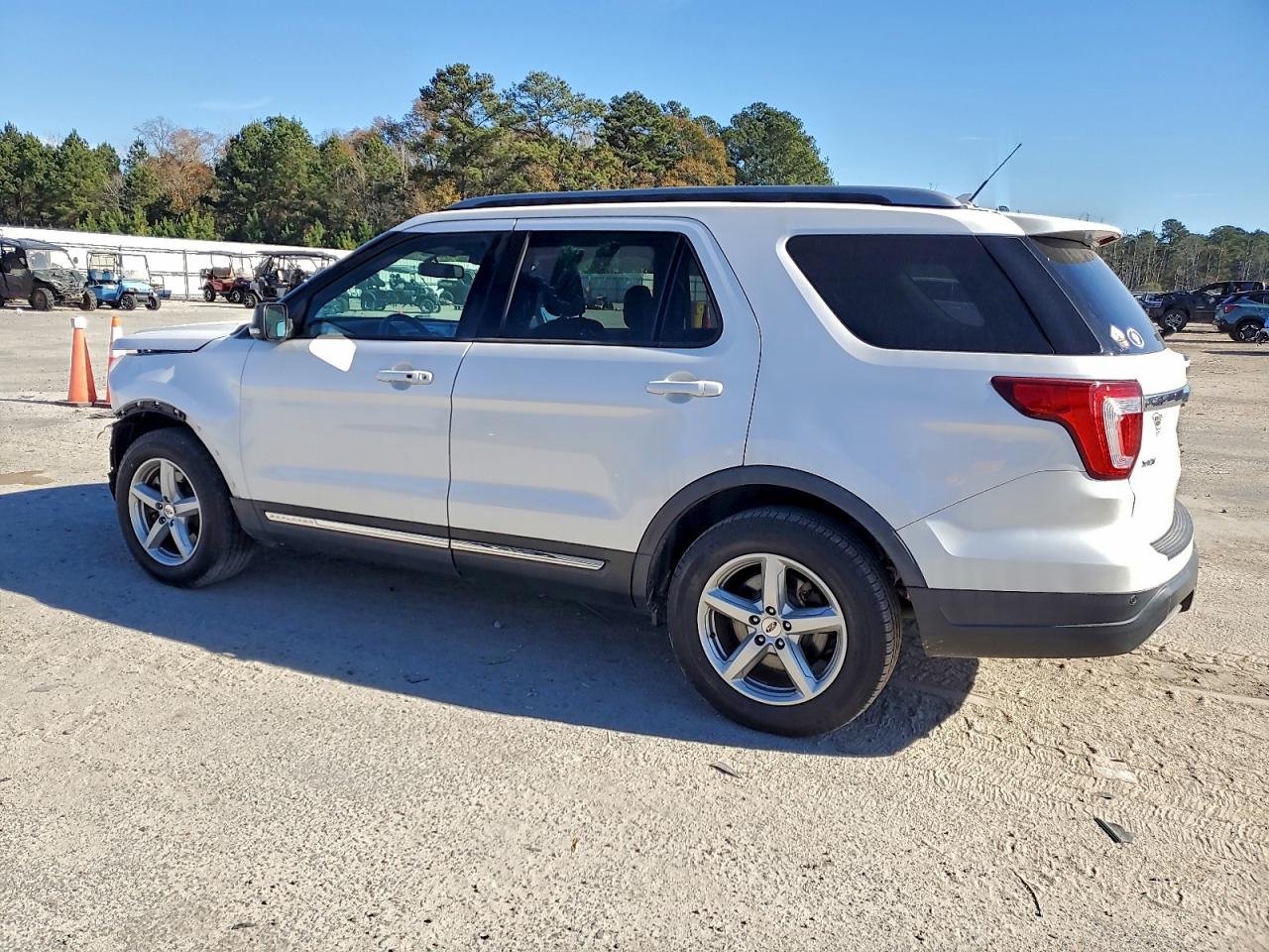 Ford Explorer Xlt Image 12