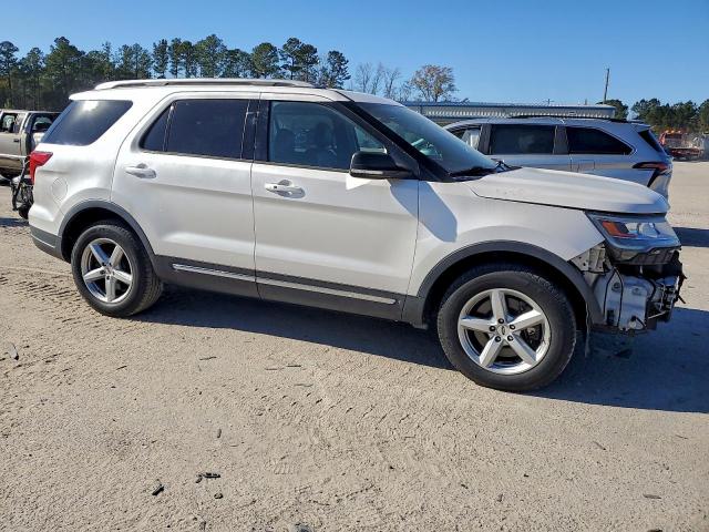 Ford Explorer Xlt Image 6