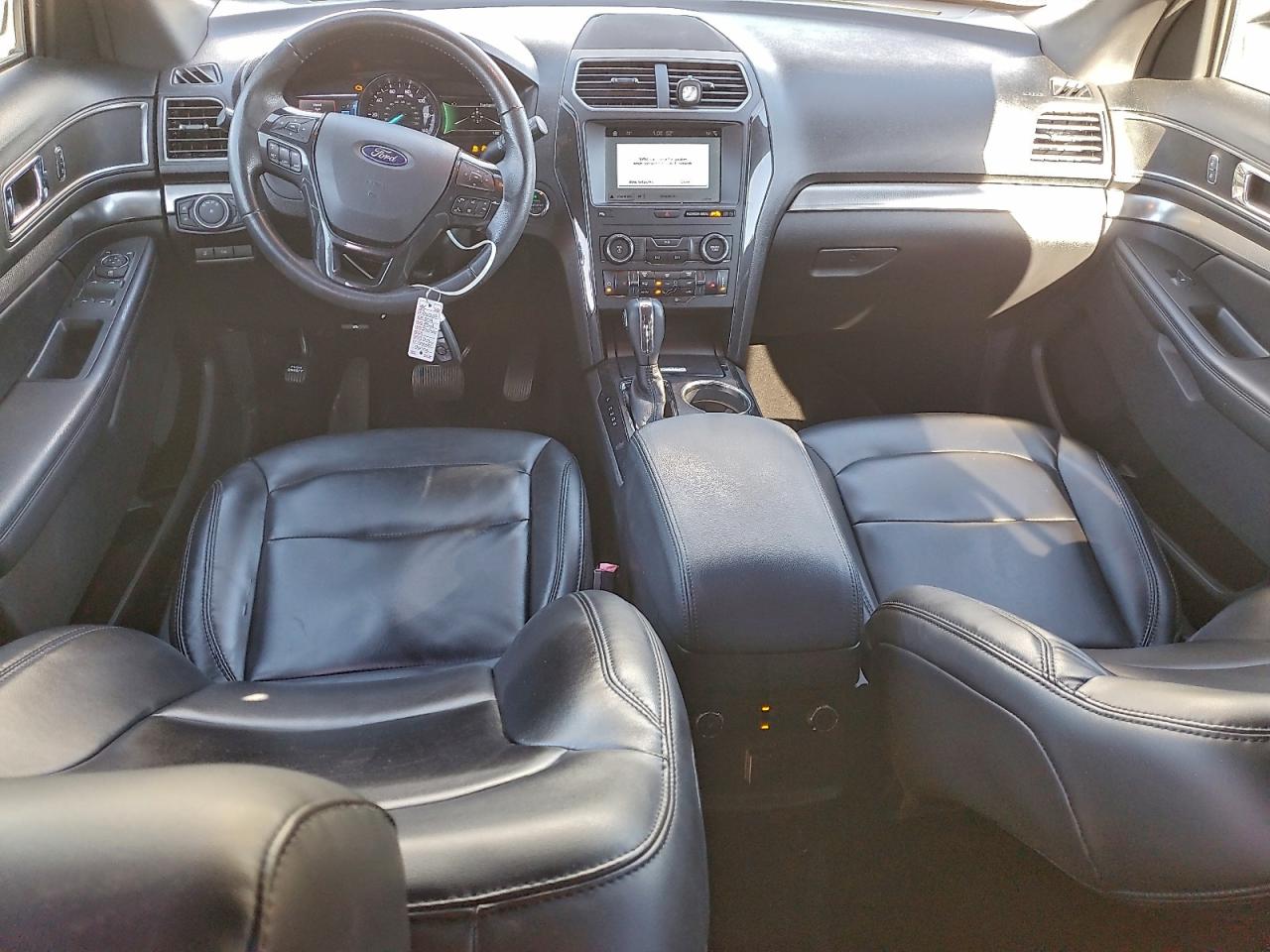 Ford Explorer Xlt Image 11