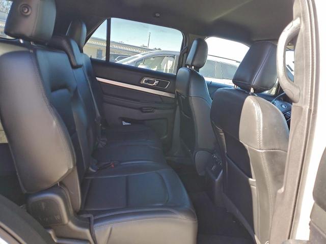 Ford Explorer Xlt Image 7