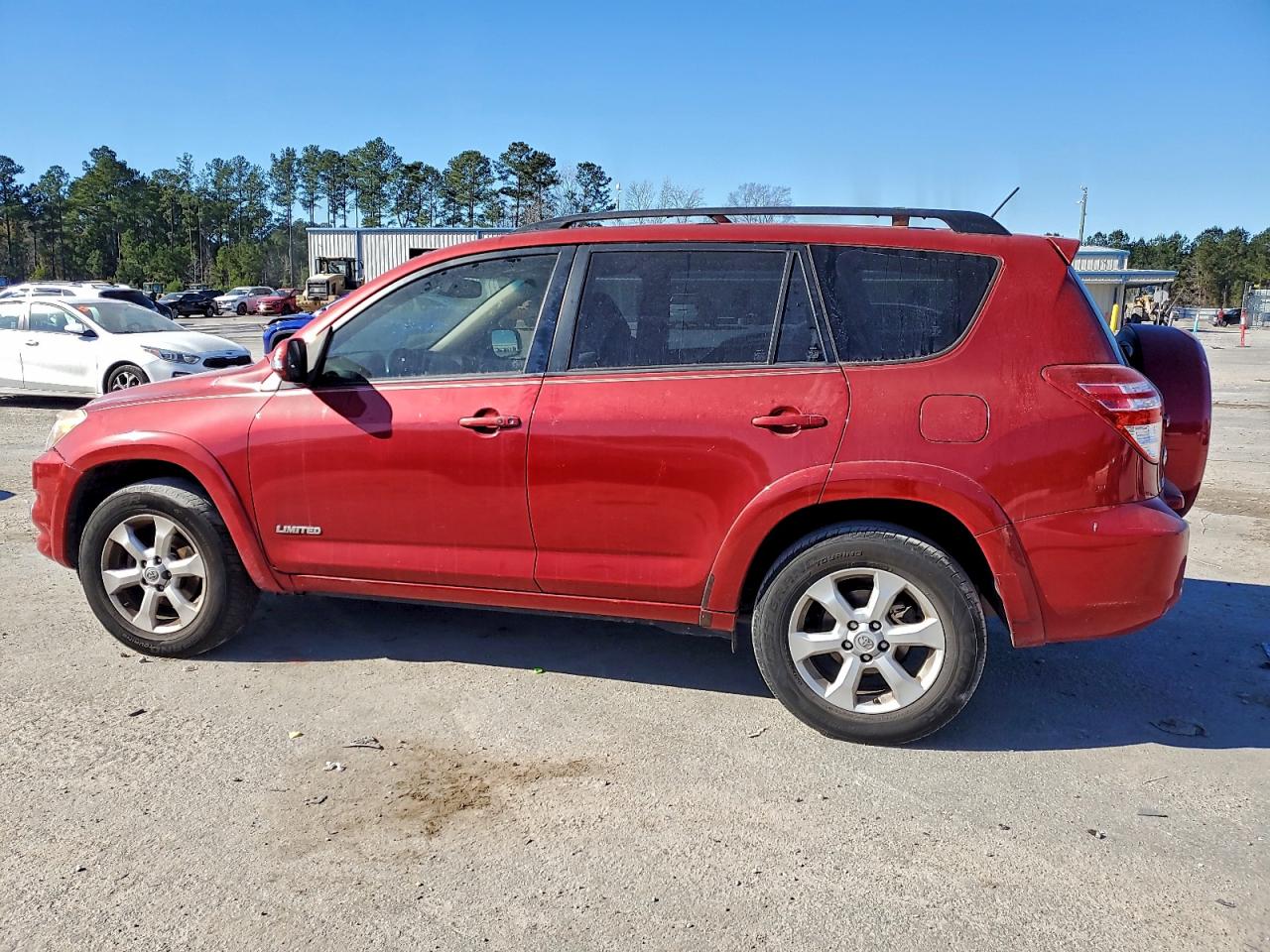 Toyota RAV4 Limited Image 3