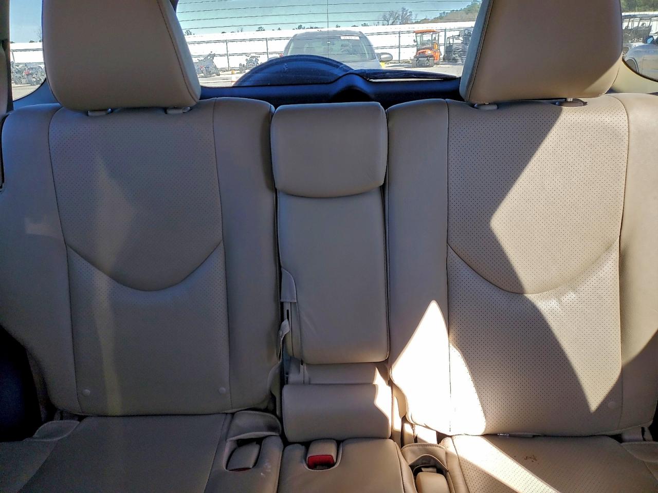 Toyota RAV4 Limited Image 8