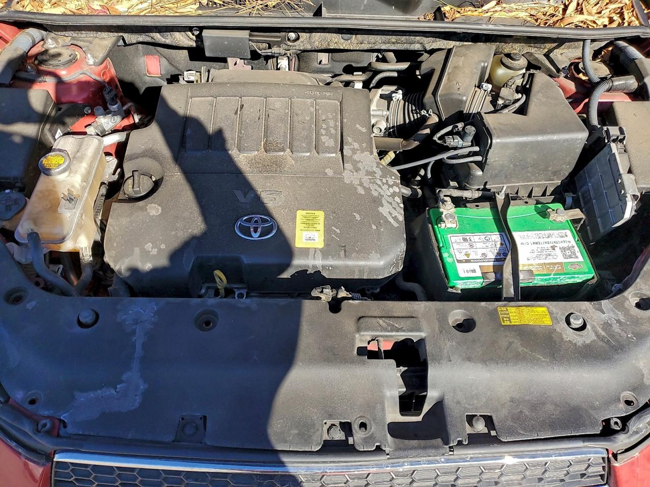 Toyota RAV4 Limited Image 2