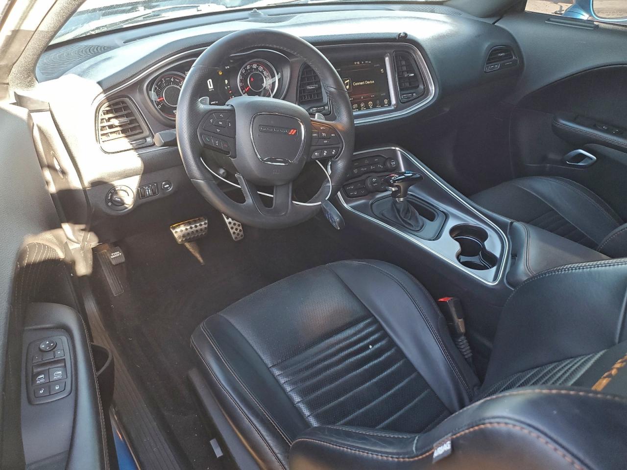 Dodge Challenger R/t Scat Pack Image 2