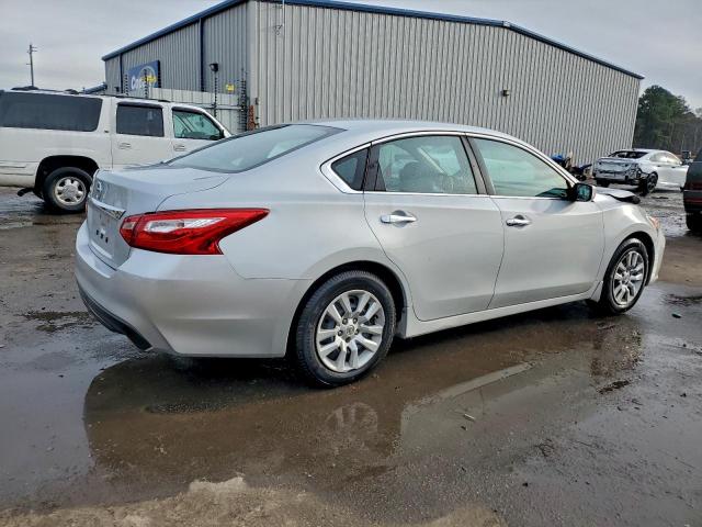 Nissan Altima 2.5 Image 10