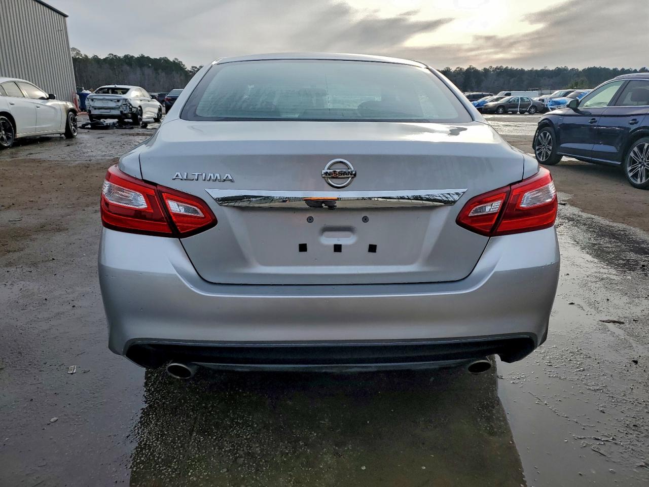 Nissan Altima 2.5 Image 4